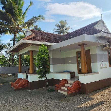 Punerjeni Homes Alappuzha Eksteriør billede