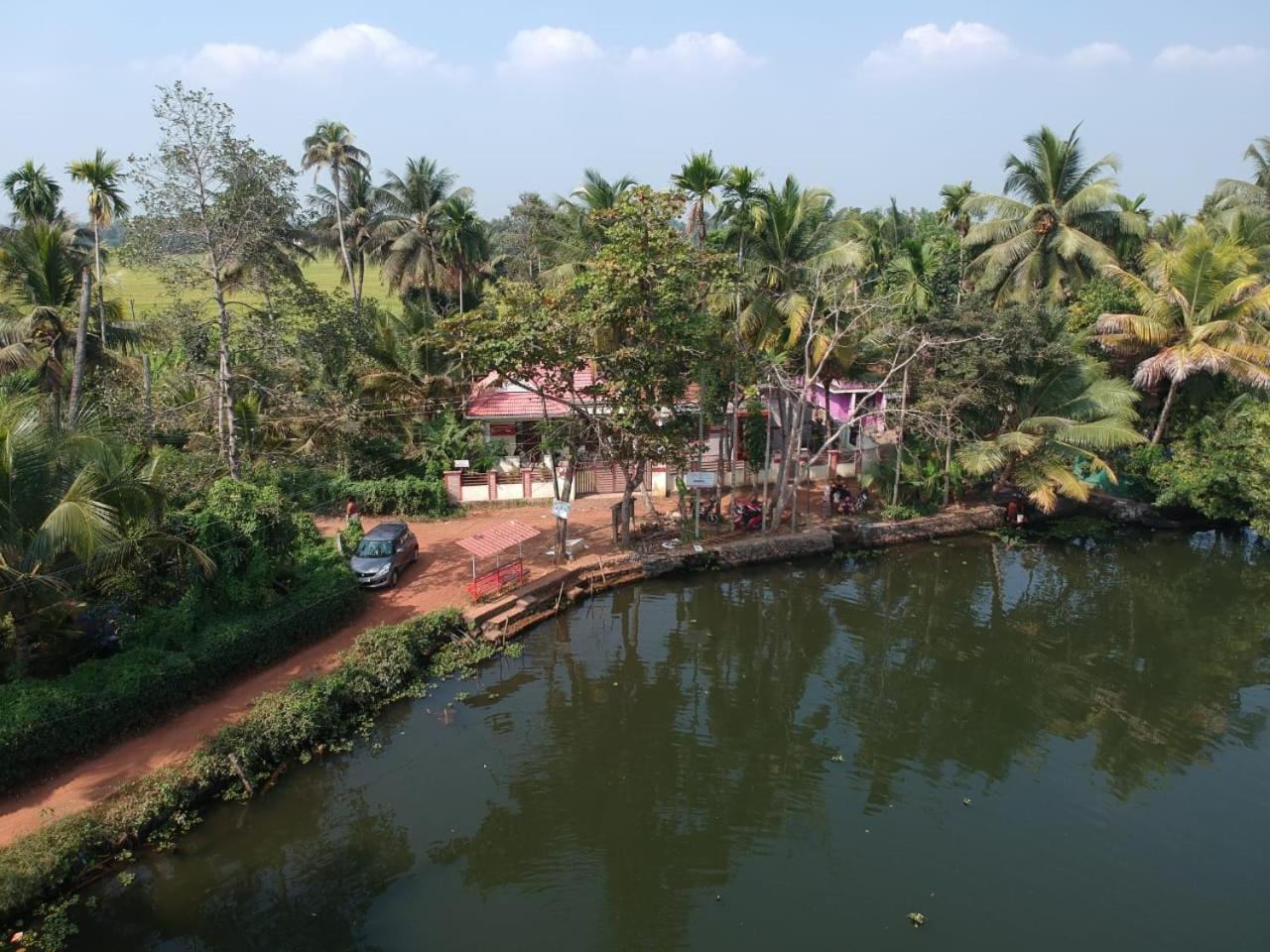 Punerjeni Homes Alappuzha Eksteriør billede